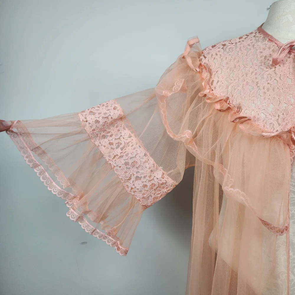 Vintage Glamour Peach Peignoir Lace Robe Fits Large Coquette Girl Feminine - Picture 6 of 14